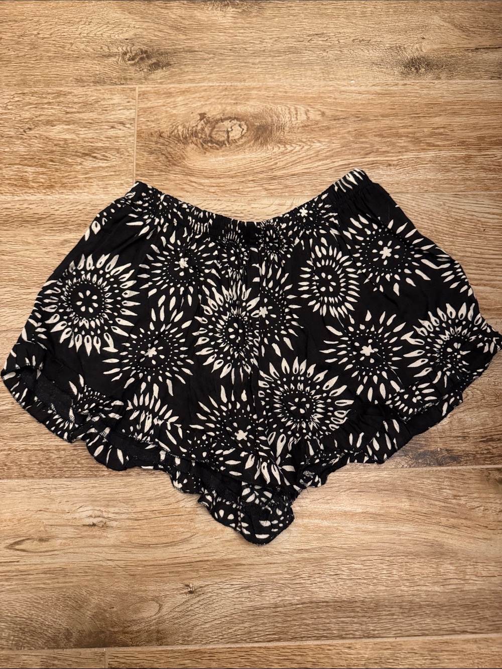 Sunburst Print Ruffled Flowy Shorts